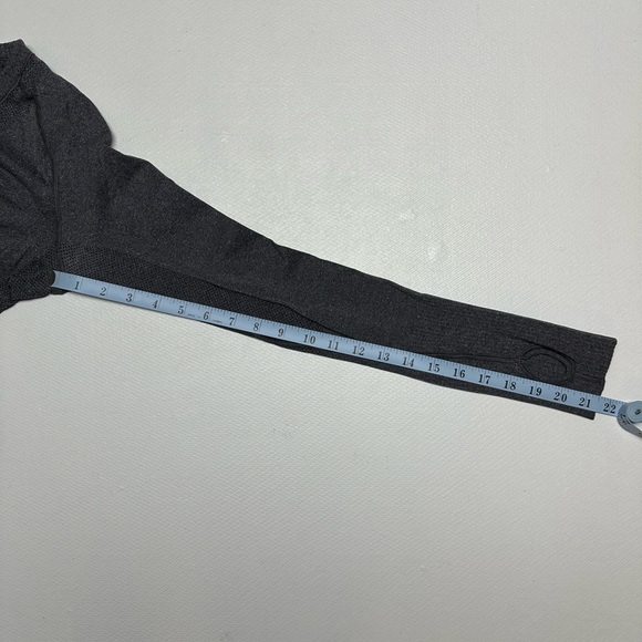 Lululemon Run: Swiftly Tech Long Sleeve in Heathered Inkwell Size 6 EUC - Picture 11 of 12